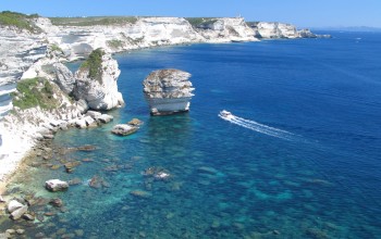 Un choix de + de 70 000 locations en France Un choix de + de 70 000 locations en France