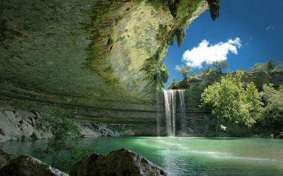 Les 10 plus belles piscines naturelles au monde - Piscine naturelle de Hamilton - Dripping Springs au Texas