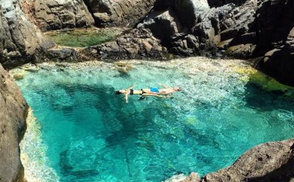 Les 10 plus belles piscines naturelles au monde - Piscine naturelle de Petit-cul-de-sac à Saint Barthélemy