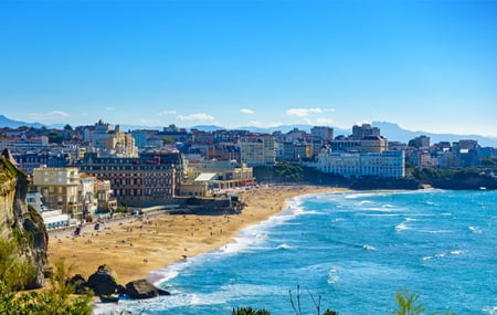 Biarritz, St-Valentin : week-end 2j/1n en hôtel atypique + petit-déjeuner & ambaince romantique