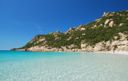 Corse : séjour 8j/7n en hôtel 3* + demi-pension + vols