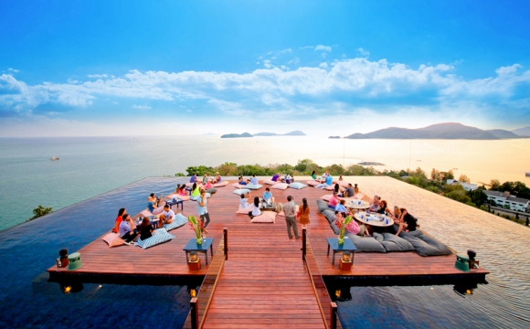 Les 10 plus beaux bars sur la plage - Baba Nest Phuket