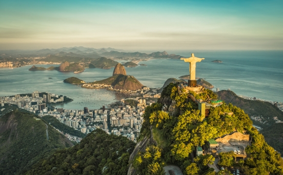 10 voyages à faire entre copines - Samba et crème UV au Brésil
