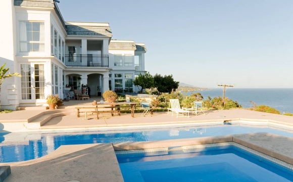 Les 10 plus belles villas d'été vues sur Airbnb - Malibu Ocean View Villa
