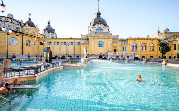 10 idées de voyage pour se ressourcer - Hongrie, la culture du bain