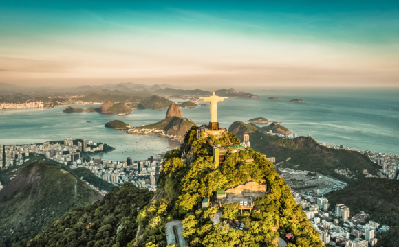 10 voyages à faire entre copines - Samba et crème UV au Brésil