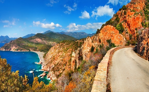 Les 10 plus belles routes au monde à faire en moto - Un Road trip de Bastia à Calvi, France