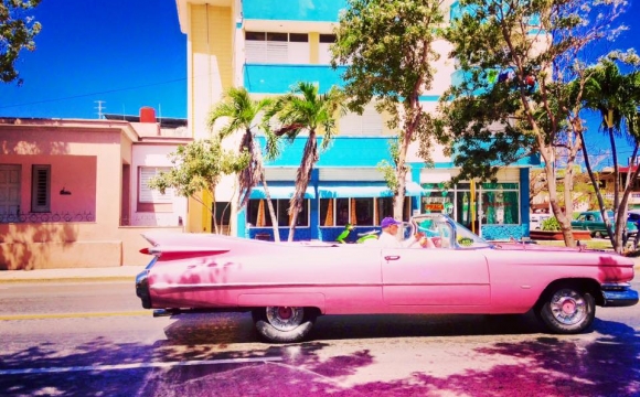10 photos de voyage pour voir la vie en rose - Voiture vintage, Cuba