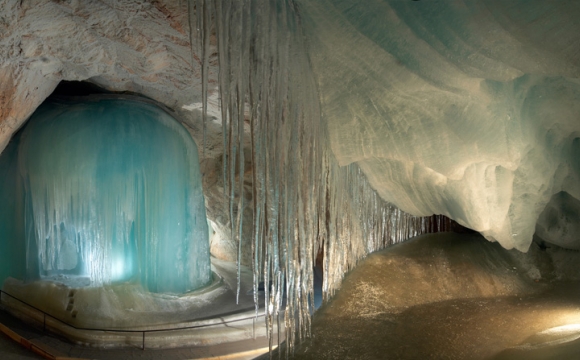 Les 10 plus belles grottes du monde - Grotte de glace Eisriesenwelt