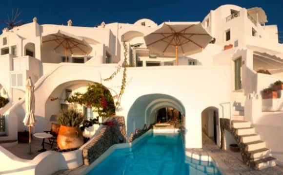 10 hôtels romantiques à Santorin - Le bien-être absolu aux Fanari Villas d'Oia
