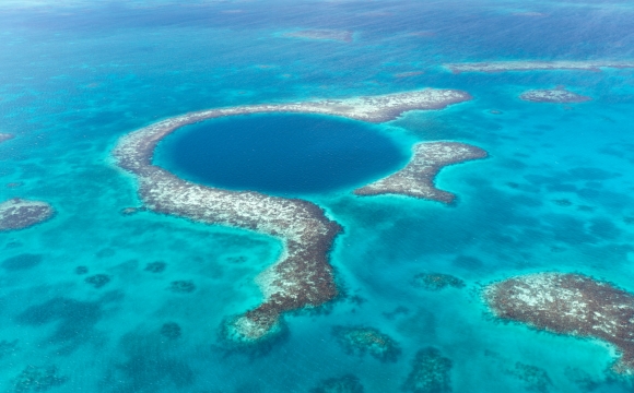 10 lieux surnaturels dans le monde - Le Grand trou bleu