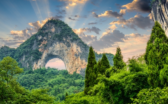 10 lieux surnaturels dans le monde - Moon Hill, Yangshuo