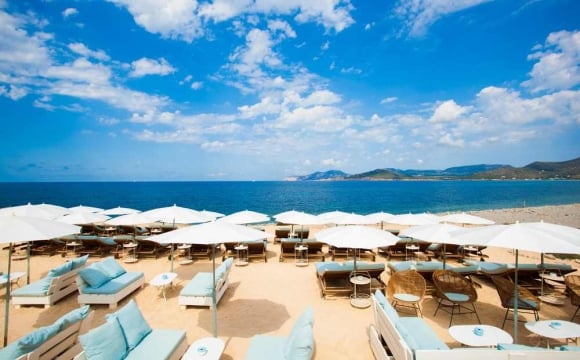 Les 10 plus beaux bars sur la plage - Experimental beach à Ibiza