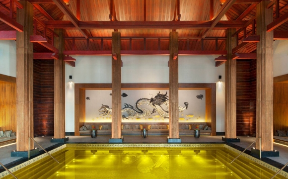 10 hôtels avec une piscine exceptionnelle - Gold Energy, Tibet