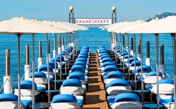Les 10 plus beaux bars sur la plage - Grand Hyatt Hôtel Martinez, Cannes