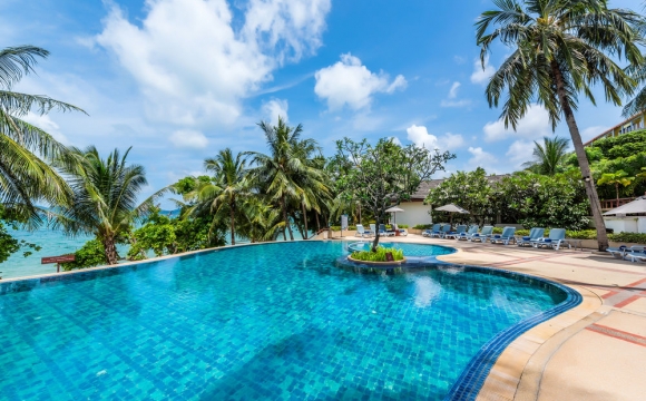 Phuket : 8j/7n vols + hôtel + petits-dej pour 715 €/pers ! - Votre hôtel : Votre chambre en bord de mer, petits déjeuners compris