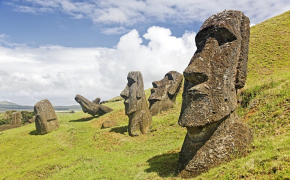10 monuments incontournables à visiter - Moaïs à l’Île de Pâques