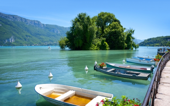 10 voyages à faire entre copines - Le lac d’Annecy
