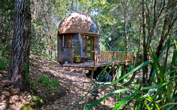 10 maisons les plus populaires de Airbnb - La Mushroom Dome Cabin à Aptos en Caflifornie, USA