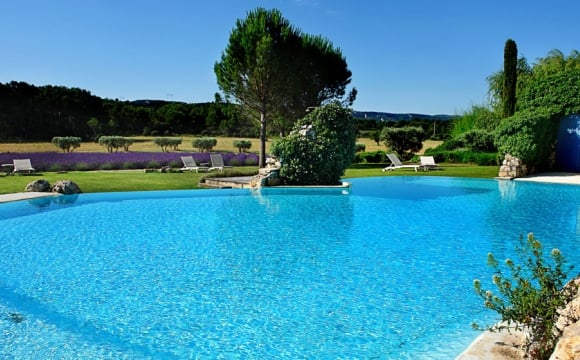 Les 10 plus belles piscines de France - Le Mas de la Rose à Orgon