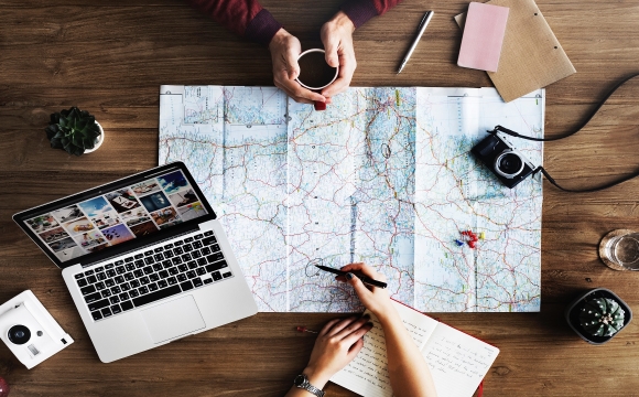4 bonnes raisons de devenir hôte Airbnb - Profitez-en pour voyager aussi !