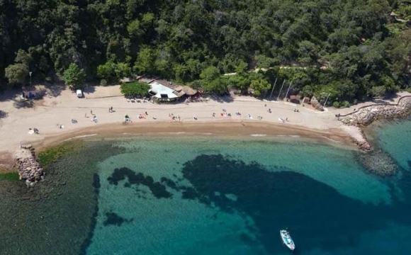 Les 12 plus belles plages du Sud Est de la France - La pointe de l'Aiguille