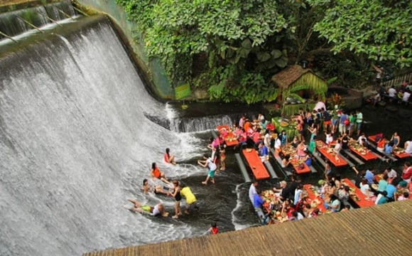 10 restaurants situés dans des endroits sensationnels - Waterfall Restaurant, San Pablo