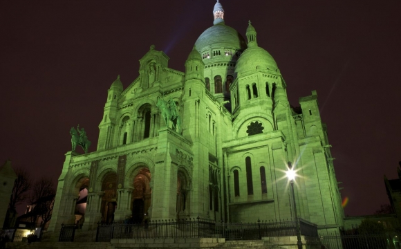10 monuments aux couleurs de la Saint-Patrick - Le Sacré Coeur, Paris