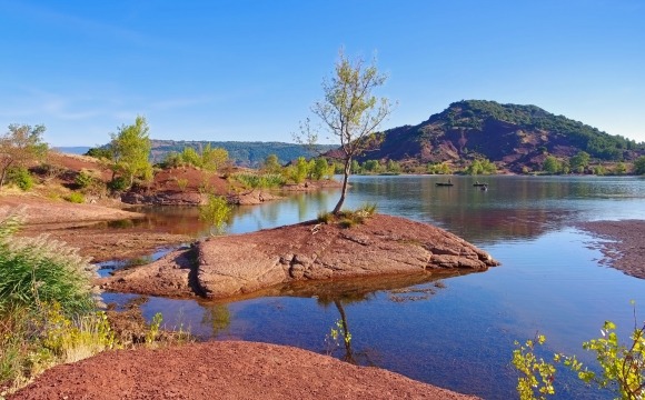 Les 10 plus beaux lacs de France - Le lac du Salagou - Hérault