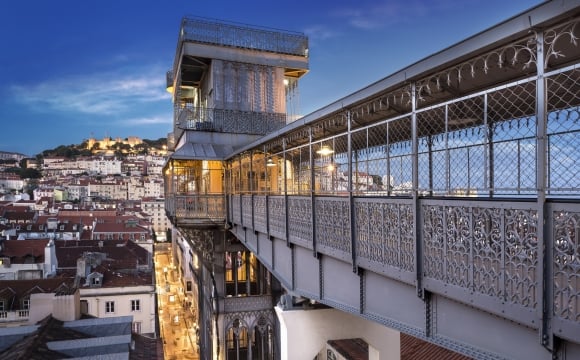 10 activités gratuites à faire à Lisbonne - Empruntez l'ascenseur qui vous mènera à la Rua da Madalena