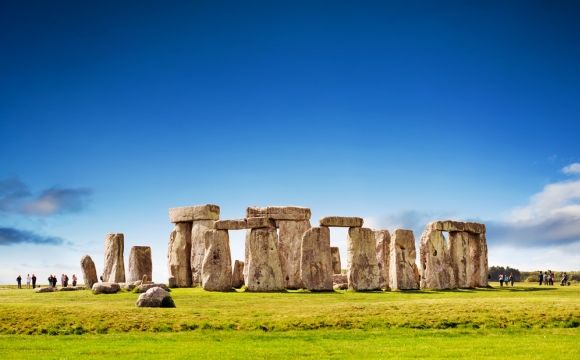 10 monuments incontournables à visiter - Les pierres suspendues de Stonehenge