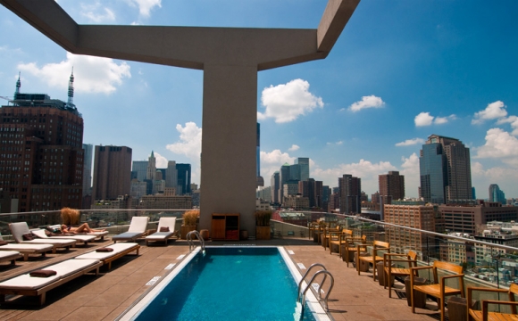 10 bars rooftops à New-York - L'hôtel The James : la modernité au naturel