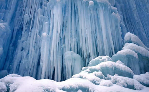 Les 10 plus belles cascades du monde - Chutes de Ice Castle