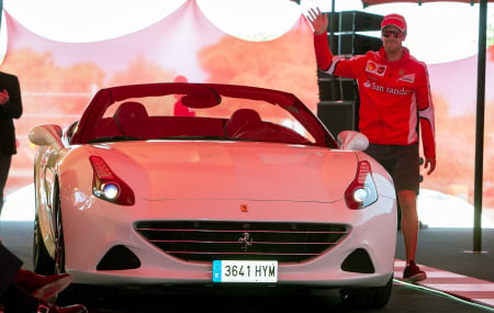 Un Ferrari Land pour 2017
