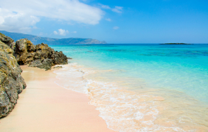 Grèce : séjour 8j/7n en hôtel 5* front de mer + demi-pension + accès spa + vols, - 41%