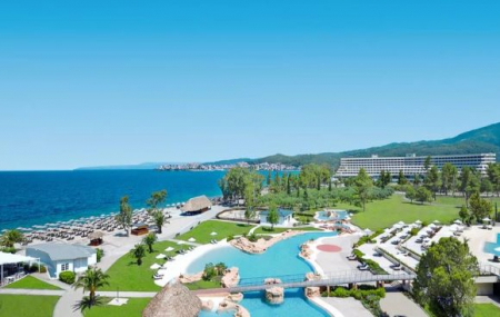 Grèce : séjour 8j/7n en hôtel 5* front de mer + demi-pension + accès spa + vols, - 41%