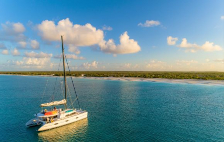 Antigua-et-Barbuda  : 8j/7n en catamaran premium + pension complète, boissons incluses
