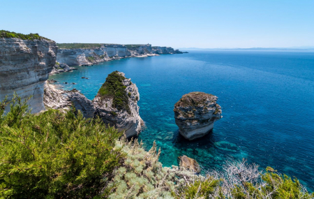 Corse, été indien : 5j/4n ou plus en résidence avec piscine & plage privée, ferry en option